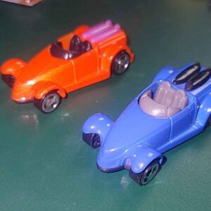 Hot Wheels Set of 2 Convertible Hotrods with Surfboards